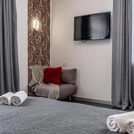 стильная квартира возле моря в аркадии Apartman *