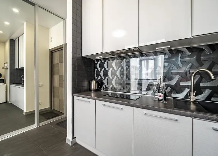 стильная квартира возле моря в аркадии Apartman