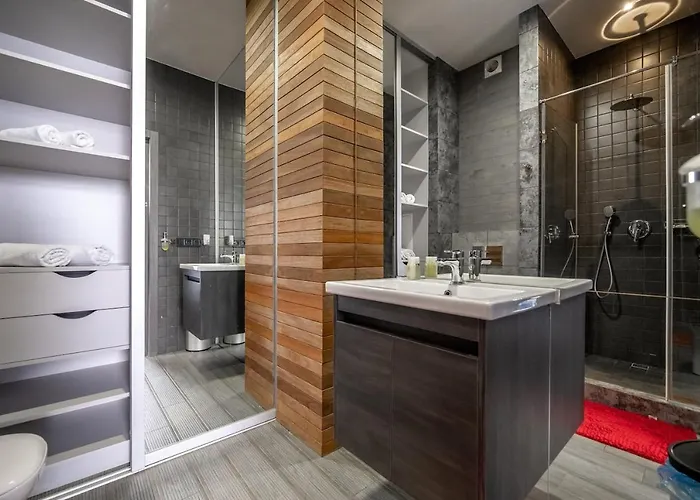 стильная квартира возле моря в аркадии Apartman *