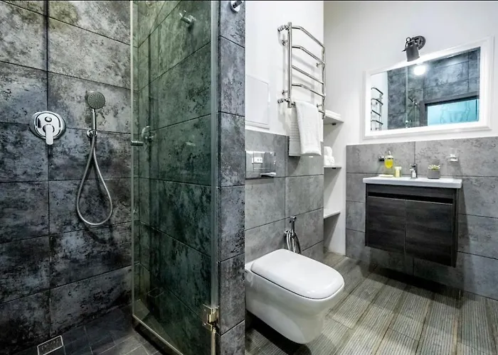 стильная квартира возле моря в аркадии Apartman *